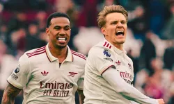 Arsenal adım adım şampiyonluğa gidiyor