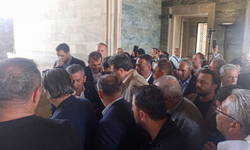 Anıtkabir'de çelenk krizi