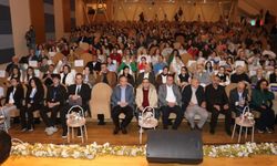 Bursa'da gençler konuştu yetişkinler dinledi