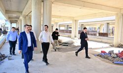 O mahallede Kapalı Pazar Alanı'nda yol yarılandı