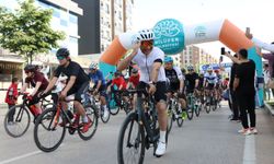 Bursa'da pedallar 'Daha Fazla Kadın Yarışmacı' için döndü