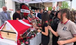 Bursa'da okul müdürü için veda töreni düzenlendi