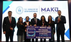 BTÜ'lü öğrencilerden 3 kategoride derece