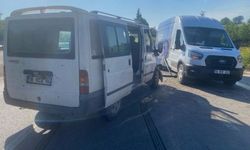 Bursa’da 2 minibüs çarpıştı