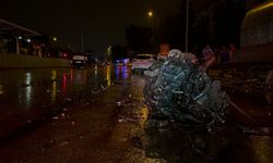 Bursa'da otomobil duvara ve bariyere çarptı: 2 yaralı