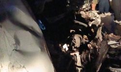 4 aracın karıştığı kazada 3 kişi hayatını kaybetti