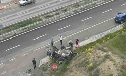 Başkentte takla atan otomobilden 3 kişi yaralı kurtuldu