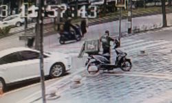 Batman'da motosikletin yayaya çarpma anı kamerada