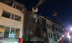 Bayrampaşa'da 5 katlı iş yerinin 3 katı alevlere teslim oldu