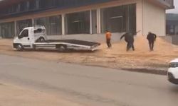 Bursa'da sopalı kavga: Çekici sürücüsü aracı esnafın üzerine sürdü