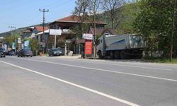Çöp kamyonu altında kalan kadın hayatını kaybetti