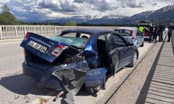Erzincan-Çağlayan Karayolu'nda trafik kazası: 2 yaralı