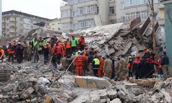 Eski Belediye Başkanı Erkal'a depremde yıkılan binayla ilgili davada 4 yıl hapis
