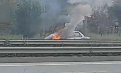 Eskişehir Çevre Yolu'nda bir otomobil alev alev yandı