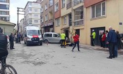 Eskişehir'de araç yayalara çarptı: 2'si ağır 3 yaralı