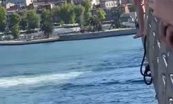 Haliç Köprüsü'nde gençlerin tehlikeli atlayışı kamerada
