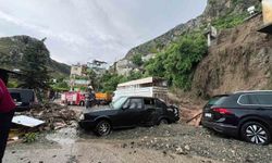 Hatay'da sağanak yağış nedeniyle müstakil ev çöktü: 1 ölü, 2 yaralı