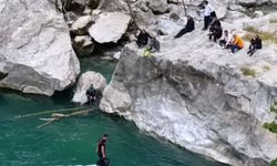 Kahramanmaraş'ta nehirde kaybolan şahıs için arama çalışmaları sürüyor
