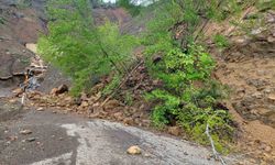 Kastamonu'da heyelan sebebiyle 5 köye ulaşım sağlanan yol kapandı