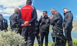 Kaymakam Öztoprak: 'Arama faaliyetleri 51 personel, 13 dalgıç ve 6 bot ile titizlikle devam etmektedir'