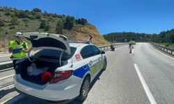 Kontrolden çıkan motosiklet bariyerlere çarptı: 1 yaralı