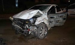 Kontrolden çıkan otomobil, park halindeki çekiciye çarptı: 1 ölü, 1 yaralı