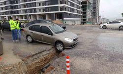 Malatya'da yol kenarındaki çukur kazalara neden oldu