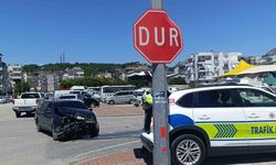 Manavgat'ta aşırı hız kaza yaptırdı: 2 yaralı