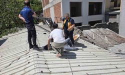 Bursa'da 6.kattan devrilen vinçte 2 işçi yaralandı