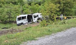 Öğrenci servisi şarampole uçtu: 3 ölü, 7 yaralı