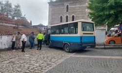 Safranbolu'da freni boşalan dolmuş tarihi çarşıda dehşet saçtı