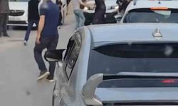 Trafikte döner bıçaklı kavga kamerada