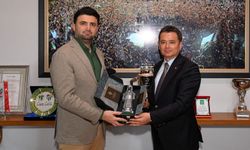 Erkan Aydın'dan Bursaspor Başkanı Enes Çelik'e şampiyonluk ziyareti