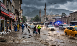 Bursa'yı sağanak vurdu!