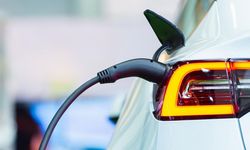 Evinde  araç şarj eden doktora 840 bin liralık "kaçak elektrik" cezası