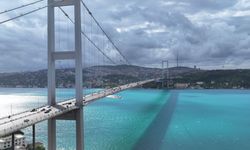 İstanbul Boğazı turkuaz renge büründü