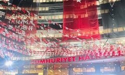 Kılıçdaroğlu'nun fotoğrafı yeniden genel merkezde