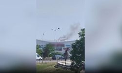 Pendik'te alışveriş merkezinin çatısında yangın çıktı