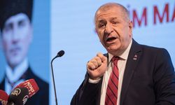 Prof. Dr. Ümit Özdağ, Onur Anıtı'nın önünde açıklamalarda bulundu.