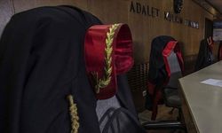 Duruşma sırasında yere yığılan savcı hayatını kaybetti