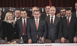 Dursun Özbek mazbatasını aldı