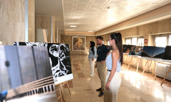 BUÜ Hastanesi’nde “Her Kadın Bir Hikaye” sergisi açıldı