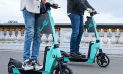 Yunanistan’da 17 yaş altına elektrikli scooter yasağı geliyor