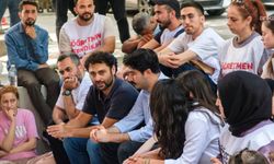 Açlık grevindeki 2 öğretmen hastaneye kaldırıldı