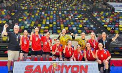 BUÜ’den hentbolda yenilgisiz şampiyonluk