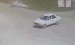 Akaryakıt istasyonunda korkutan kaza: Otomobil şarampole düştü
