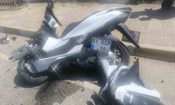 Alanya'da minibüs ile motosiklet çarpıştı: 1'i ağır 2 yaralı