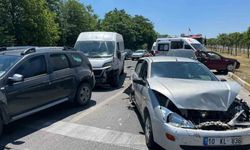 Balıkesir'de 6 araç zincirleme kaza yaptı; 2 yaralı
