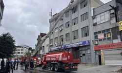 Bayrampaşa'da plastik eşya üretim atölyesinde yangın paniği