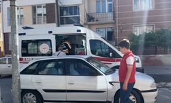 Benzin doldurulan motorlu tırpan alev aldı, çıkan yangında 2 kişi dumandan etkilendi